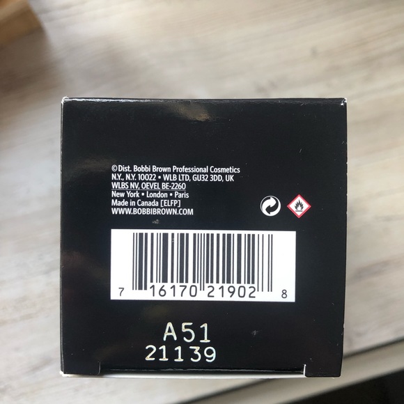 BOBBI BROWN Brush Cleaning Spray - Picture 3 of 3